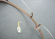 Popravilo okvirjev vam nudi optik v svoji optiki.